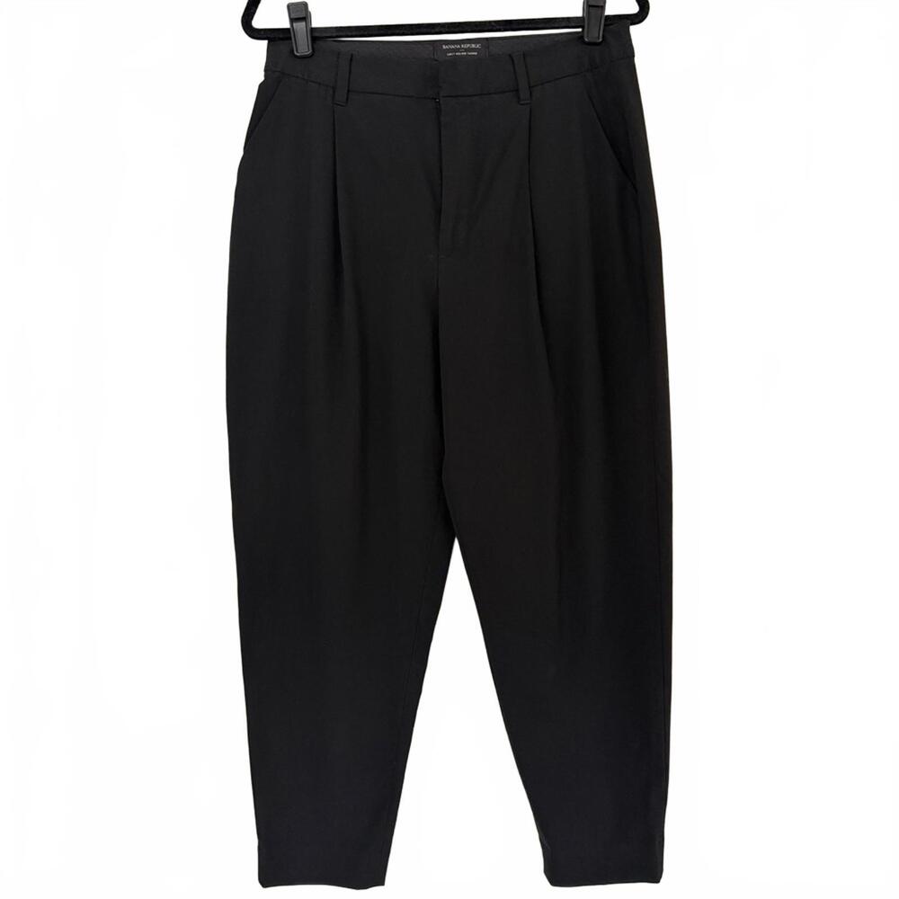Banana Republic | Black Pleated High-Rise Tapered Trouser | Curvy Size 8